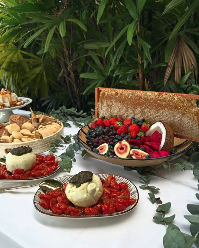 Louças premium e peças de mesa para locação
